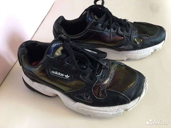 Кроссовки adidas