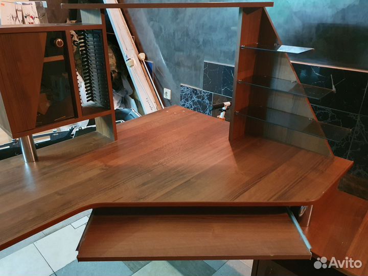 Компьютерный стол