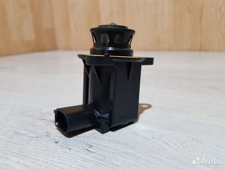 Клапан электромагнитный Volkswagen Jetta 1K2 caxa