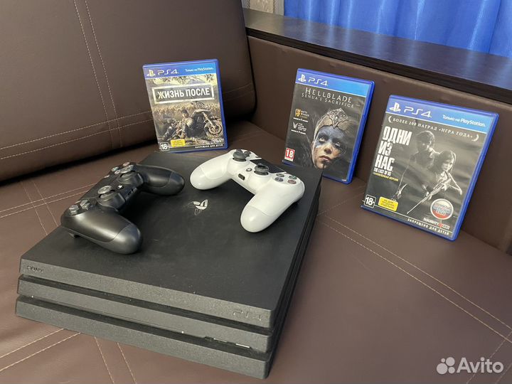 Sony PS 4 PRO 1tb 2 Джой + Игры