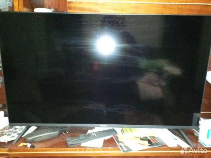 Hisense Телевизор smart tv с вайфаем бу