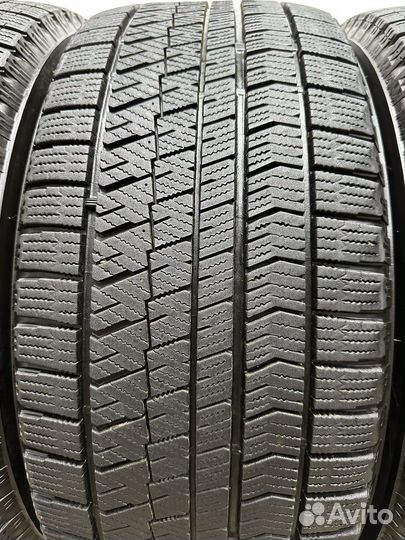 Bridgestone Blizzak VRX2 235/50 R17 96Q