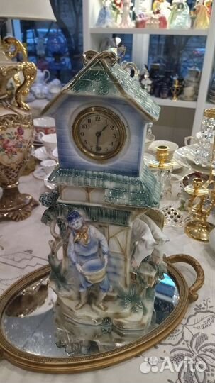 Антикварные фарфоровые каминные часы. Франция