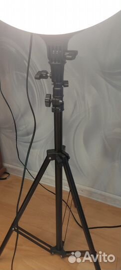 Кольцевая лампа 45 см со штативом