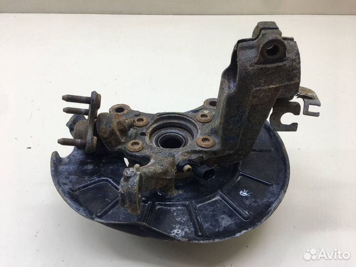 Кулак поворотный передний правый Volkswagen Tiguan 5N1 2007-2011