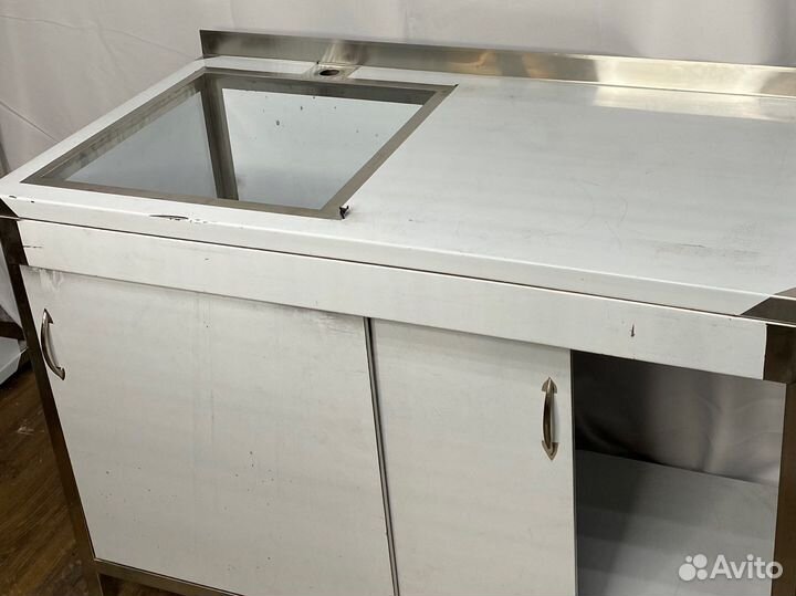 Стол с мойкой закрытый из нержавейки