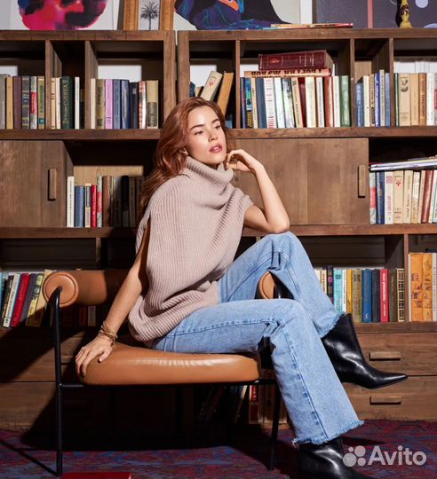 Жилет вязанный с высоким горлом S-M