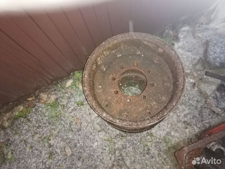 Балка со ступицами под газоновские колеса