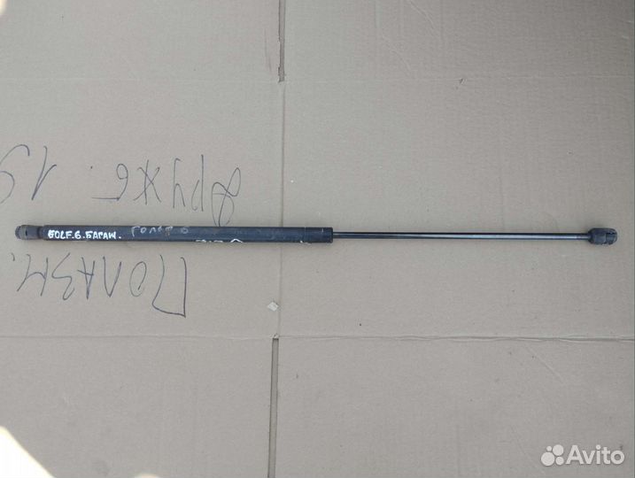 Газовый упор крышки багажника Volkswagen Golf 6