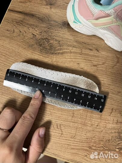 Кроссовки легкие 24 размер