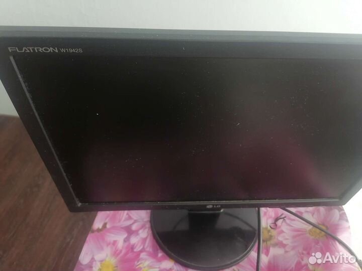 Монитор LG flatron w1942s