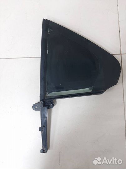 Стекло двери задней левой форточка Skoda Rapid 201