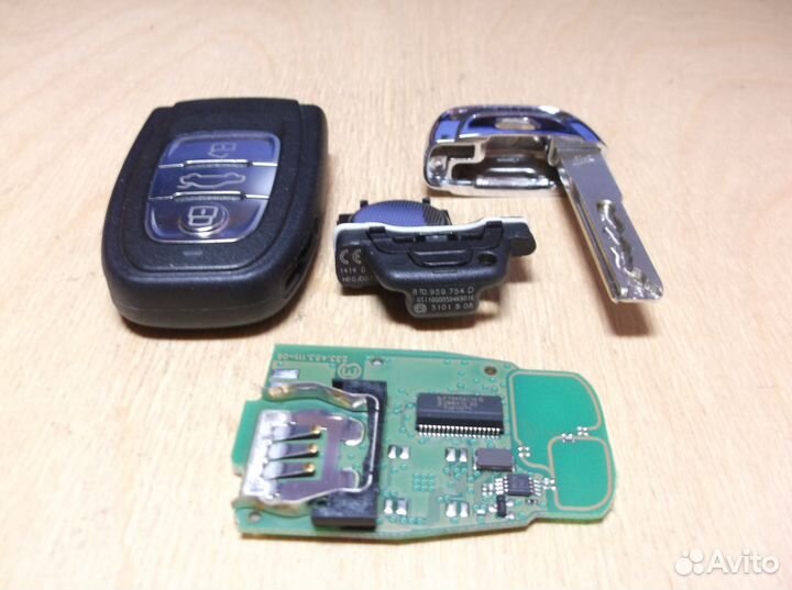8T0 959 754 D Чип ключ Audi 3 кнопки иммобилайзера