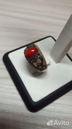 Серебряное кольцо с кораллом