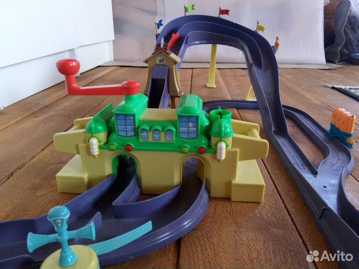 Чаггингтон трек + паровозики 8шт. +кейс Уилсон