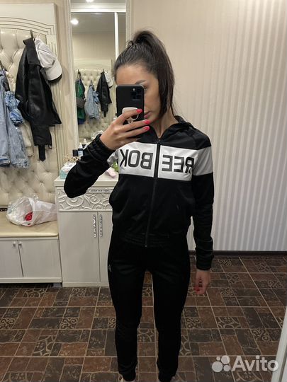 Костюм спортивный Reebok