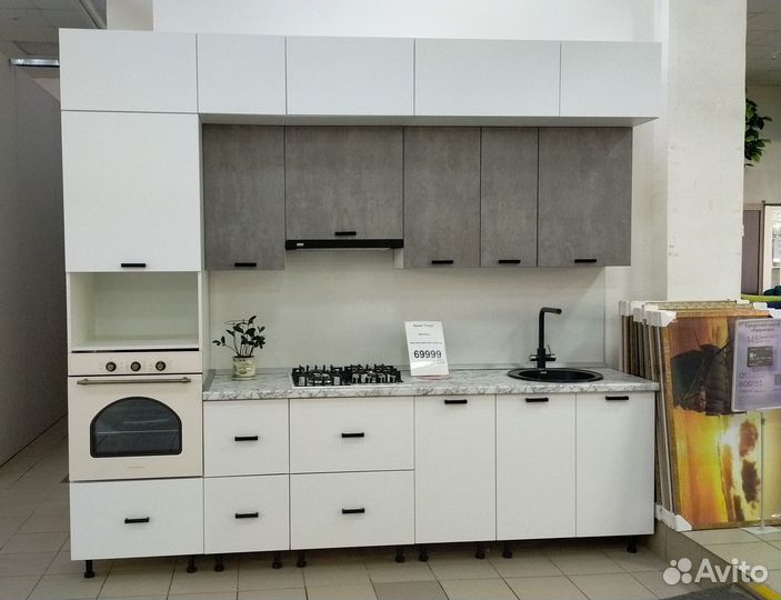 Кухонный гарнитур выставочный образец