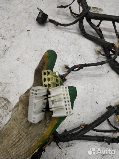 Проводка под торпедо Hyundai Solaris седан 1.6