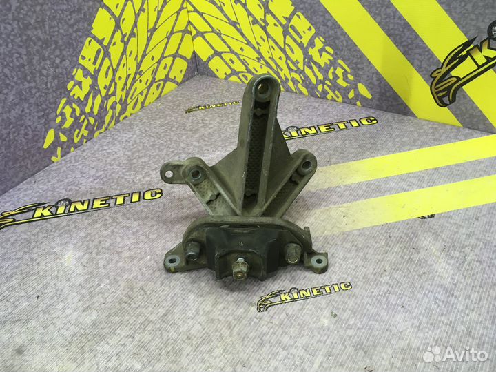 Опора кпп левая Кронштейн Сандеро Логан Меган