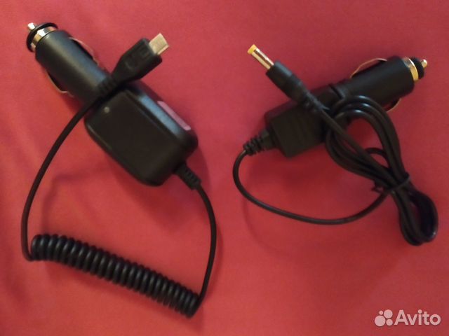 Автомобильное зарядное устройство для телефона
