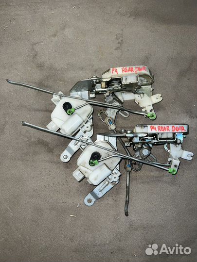 Замок крышки багажника Паджеро 3 4