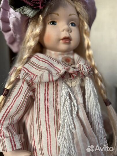 Кукла фарфоровая коллекционная