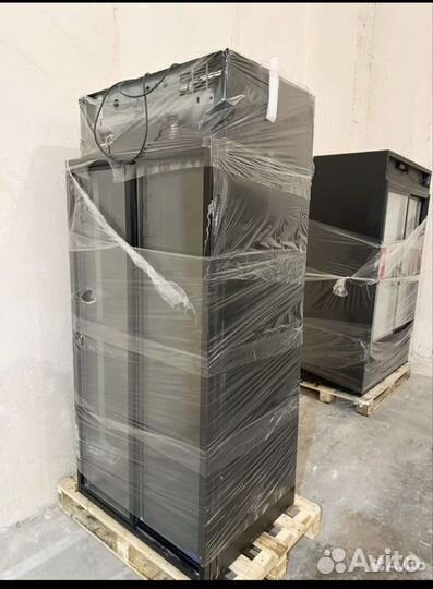 Холодильный шкаф