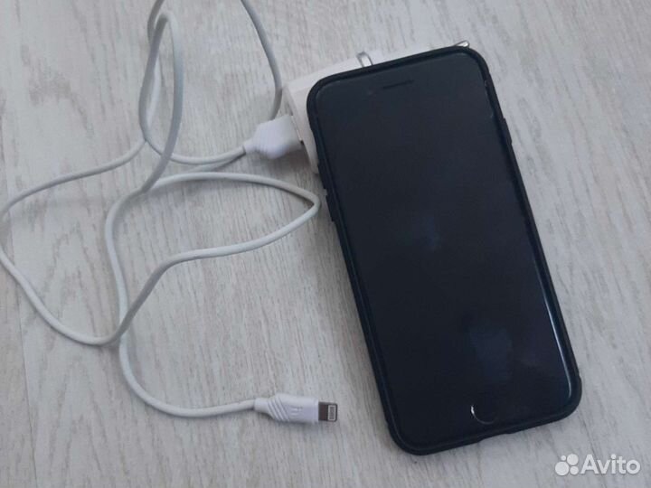 iPhone 7, 32 ГБ