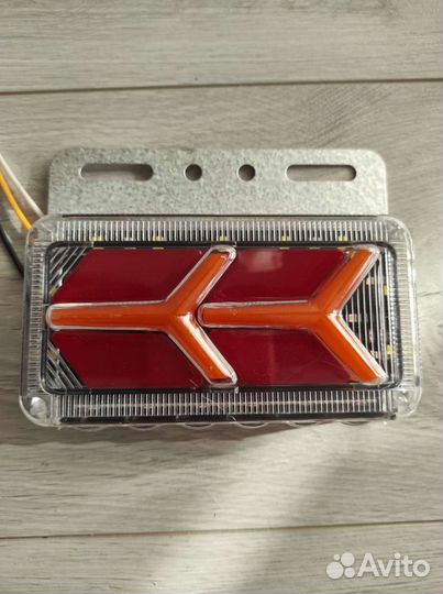 Фонарь боковой красный 24V