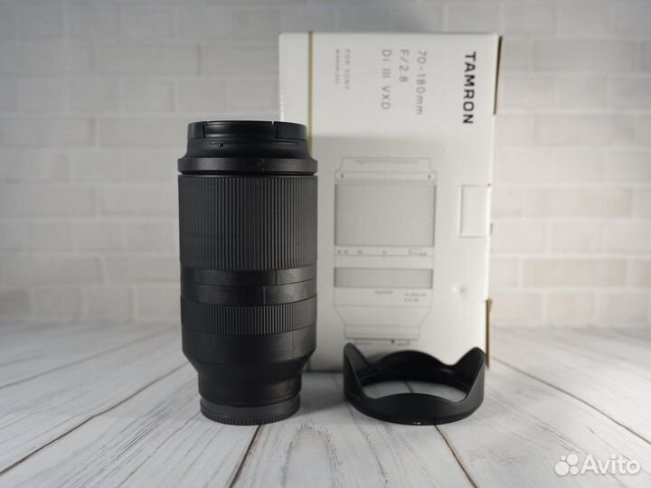 Объектив Tamron 70-180mm Di III VXD f/2.8