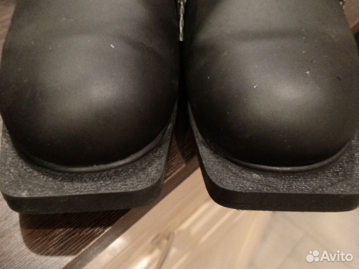 Лыжные ботинки классические