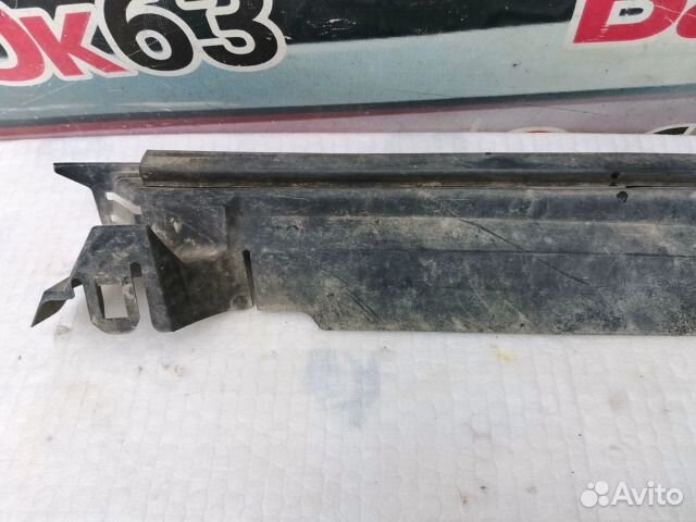 Накладка крыла передний левый Toyota Land Cruiser