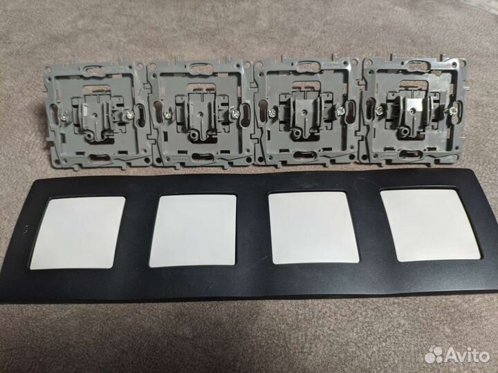 Выключатель встраиваемый Legrand Etikа с рамкой