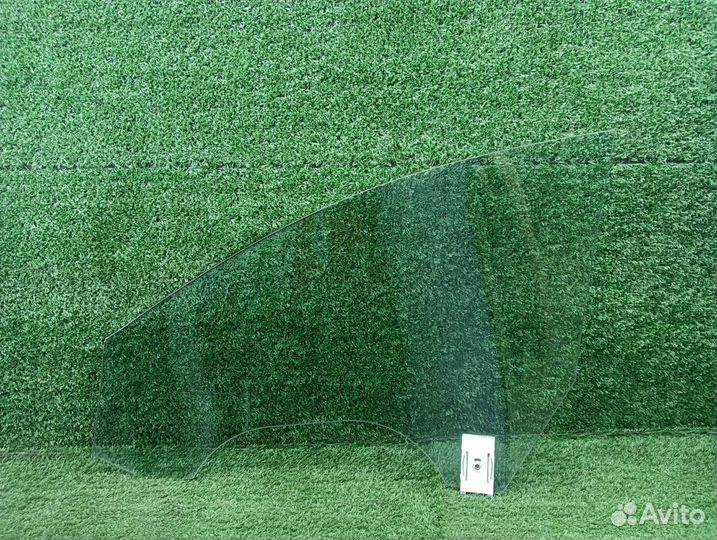 Стекло передней правой двери Volkswagen Passat CC