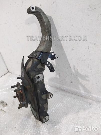 Кулак передний правый