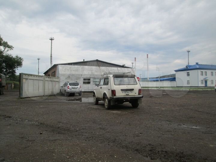 Здание пилорамы 441 м² и гараж 266 м²