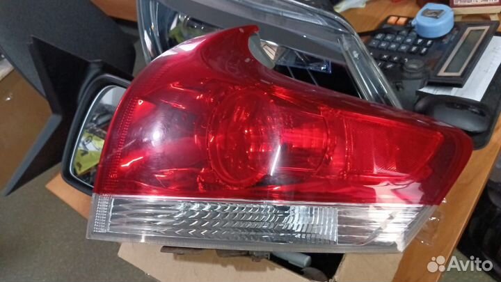 Задняя правая фара Tойота Venza