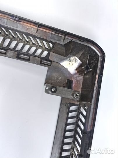 Поддон ноутбука MSI GT780DX с дефектом