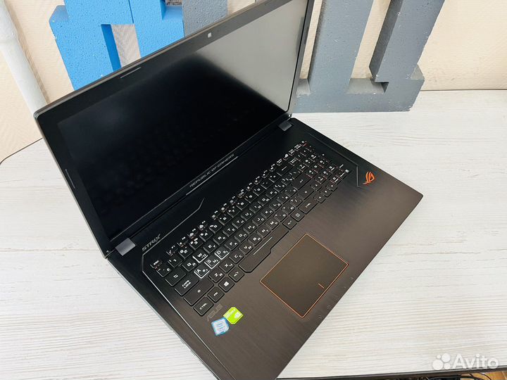 Asus ROG i7-7700 16gb GTX 1050