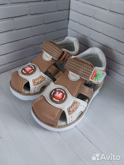 Сандали новые