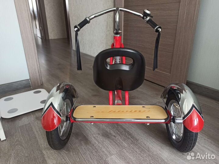 Детский велосипед Schwinn Roadster Trike