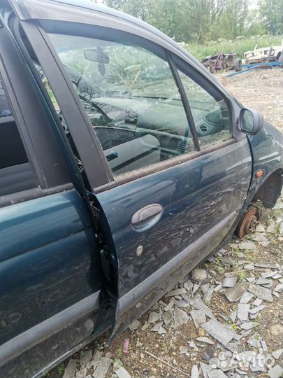 Дверь передняя правая renault scenic 1