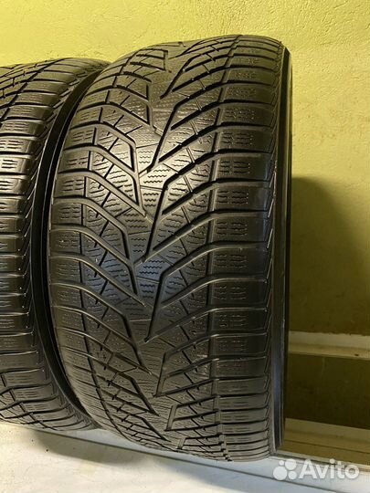 Yokohama BluEarth Winter V905 275/40 R20 105V