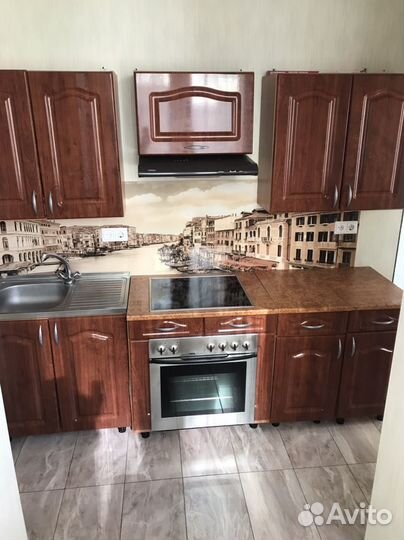 Кухонный гарнитур с техникой бу