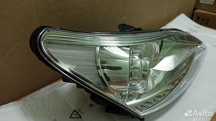 Фара правая Hyundai Equus 921023N030 Б/У