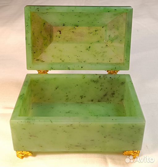 Ларец нефрит