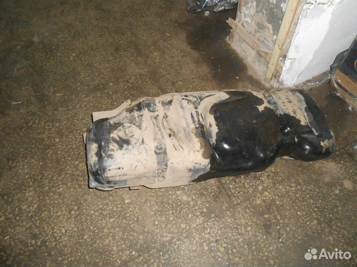 Бак топливный (Toyota Hilux)