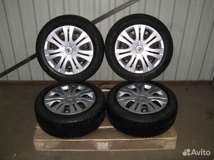 Колёса в сборе + колпаки Toyota Auris E150 Corolla
