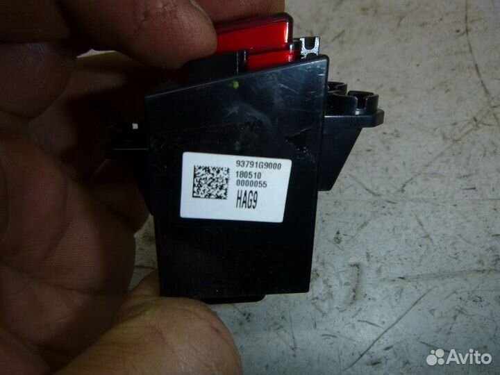 Кнопка аварийной сигнализации genesis genesis G70