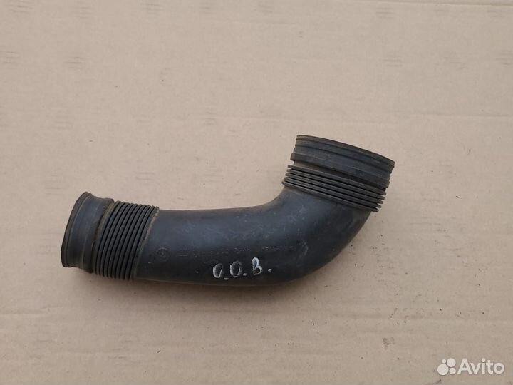 Патрубок воздушного фильтра Opel Omega B 94-99г